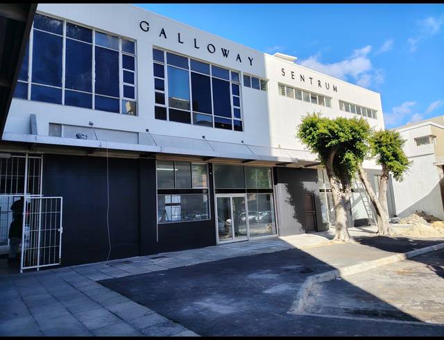 131M² BUSINESS CENTRE TO LET IN STRAND CENTRAL